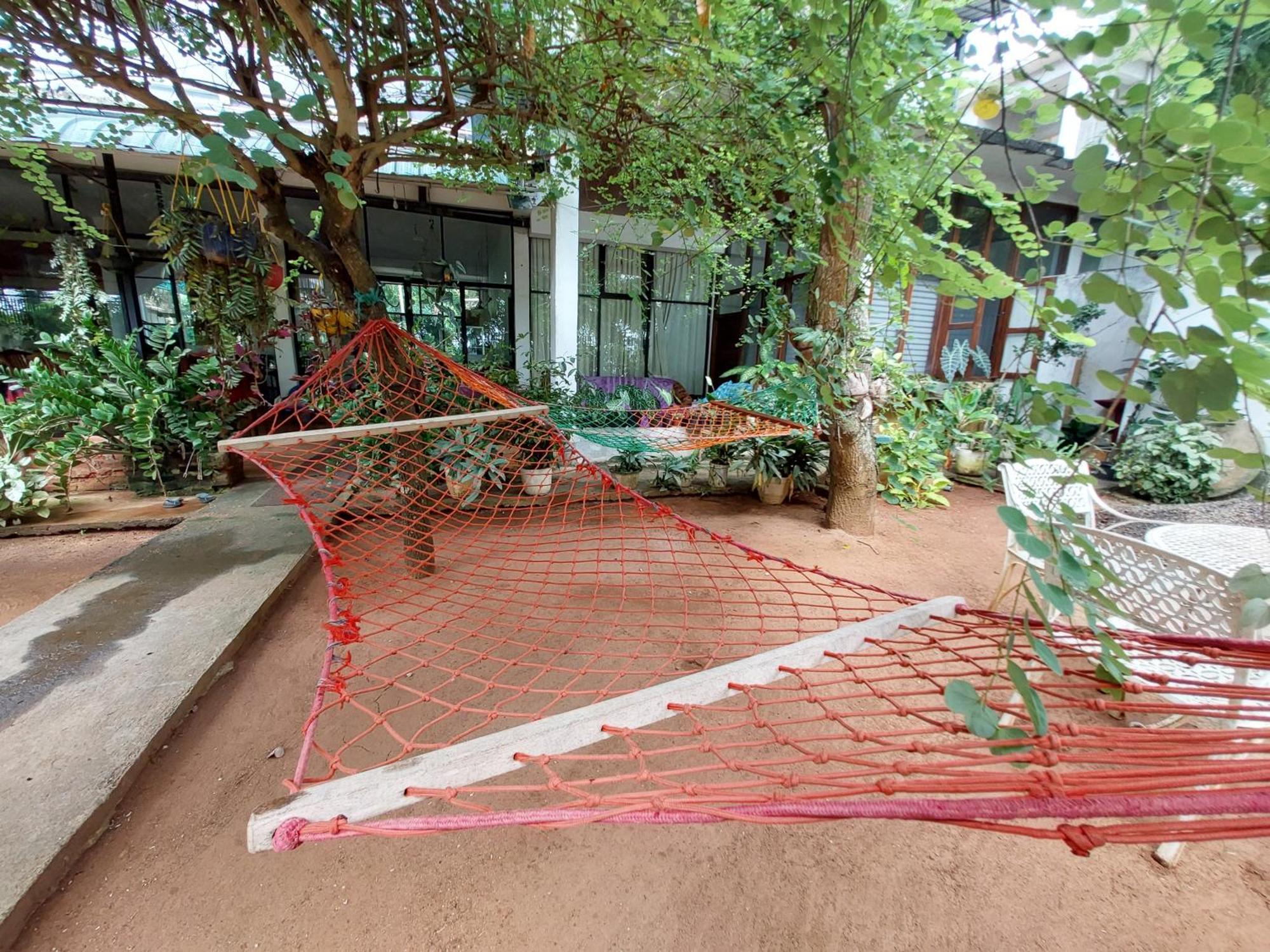 Lake Wave Hotel Anuradhapura Exterior photo