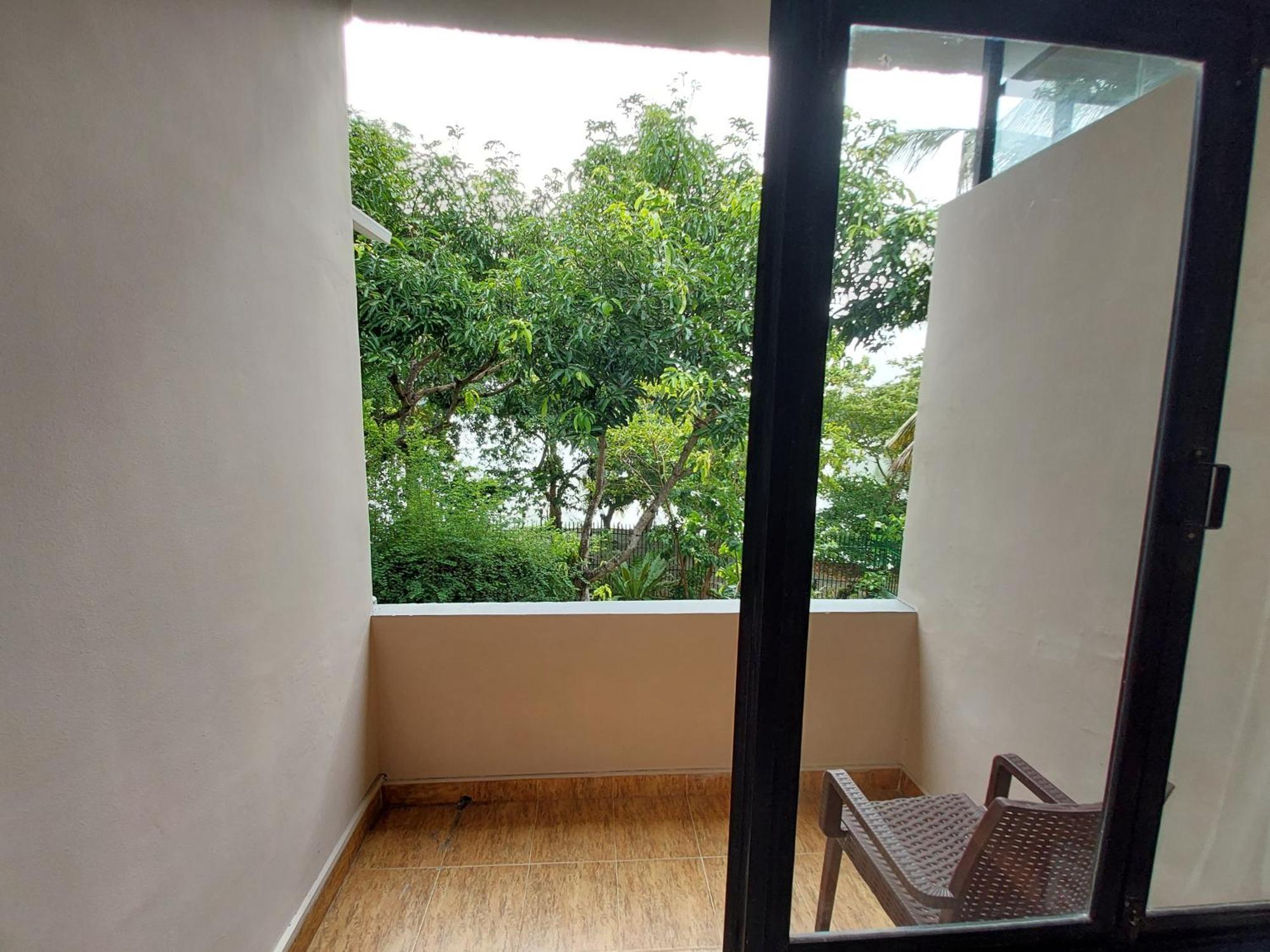 Lake Wave Hotel Anuradhapura Exterior photo